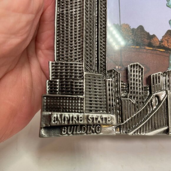 Vintage New York Metal Picture Frame 4" X 6" With Statue of Liberty & Empire Sta - Picture 11 of 12